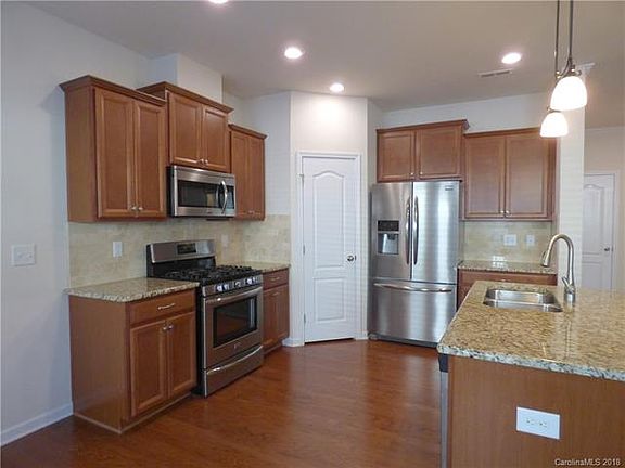 3rd image of 113 Burlingame Ct Unit A