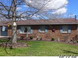 15 Northwood Villa Ln, Parkersburg, WV 26104