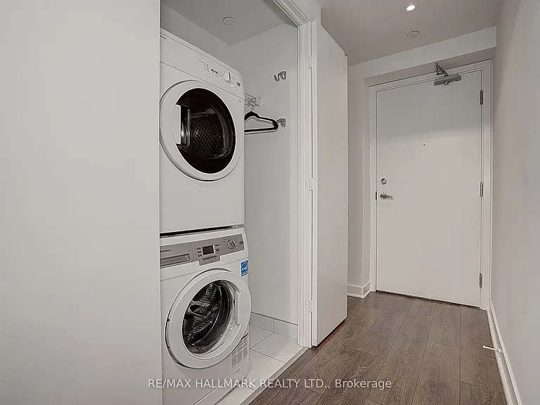 15 Grenville St #1406 — Photo 42