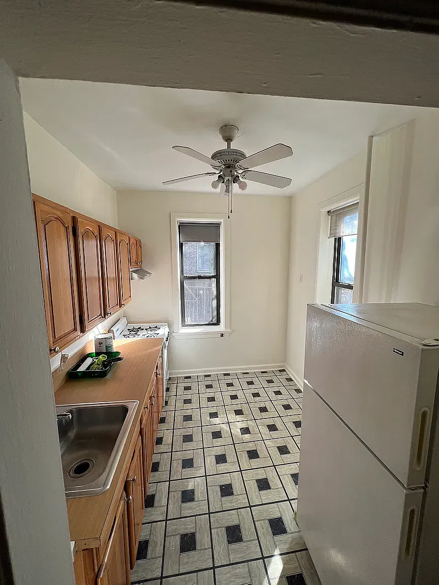 175 7th Avenue — Photo 3