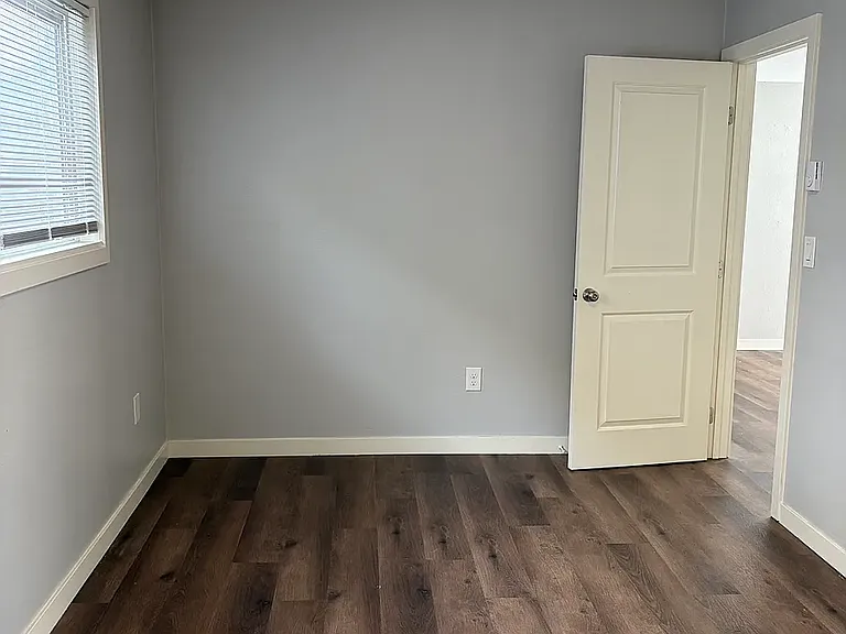 925 SW Holden St #3 — Photo 6