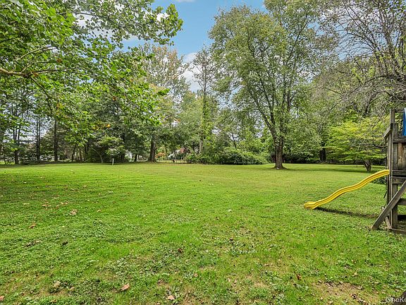 5th image of 540 Hilltop Road