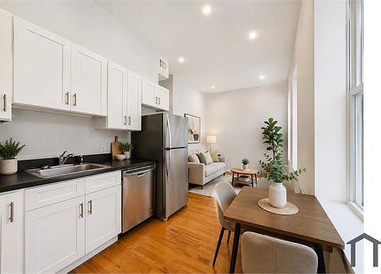 4th image of 137 Monticello Ave APT 4