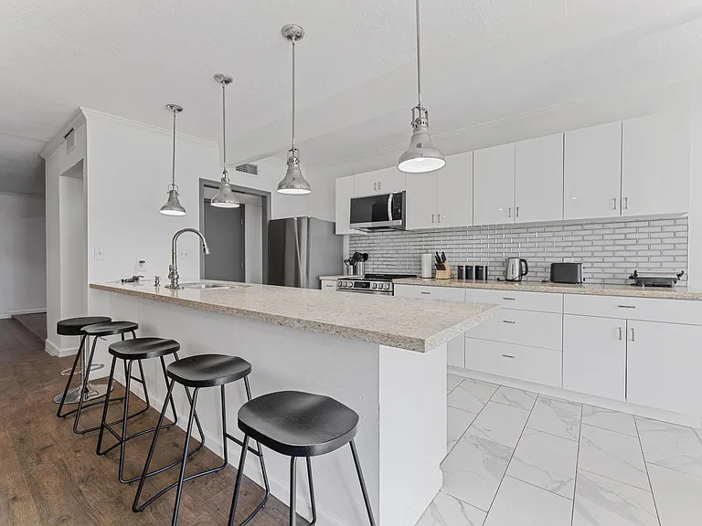 4203 Philmont Ave — Photo 20