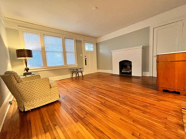 215 E Blue Ridge Dr — Photo 6