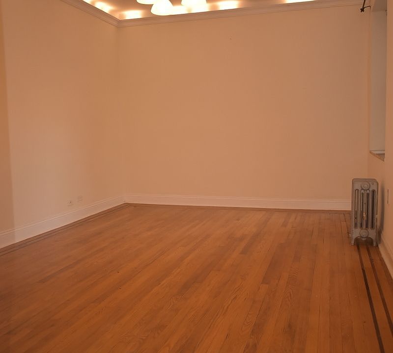 1st image of 2828 35th St APT 1B