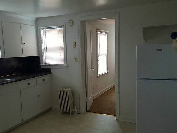 4th image of 18 Ellwood St APT 2