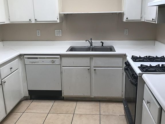 3rd image of 2332 Shady Hill Ave