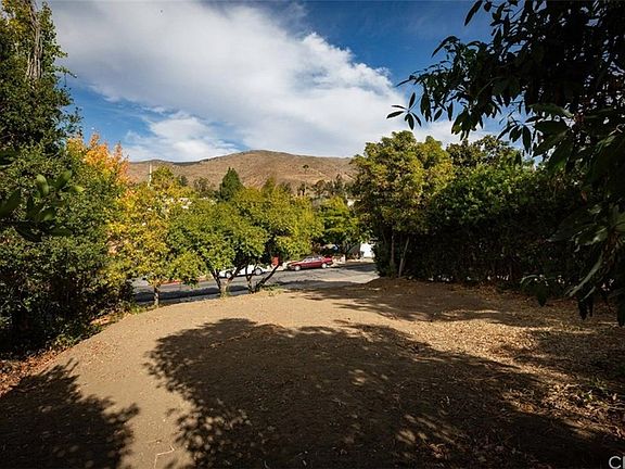 3rd image of 2061 Sierra Way