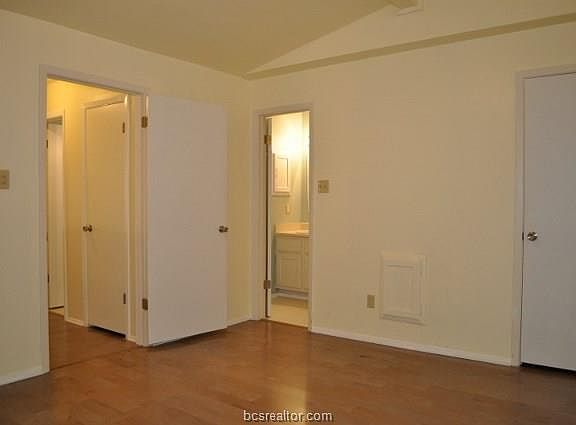 3rd image of 1904 Dartmouth St APT O4