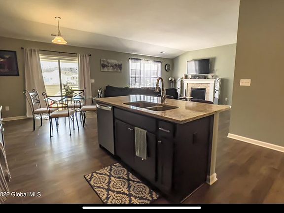 4th image of 47 Whitaker Dr