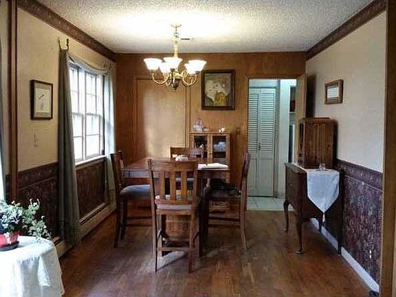 3rd image of 2521 Silver Blvd