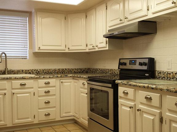 4th image of 414 E 10th St