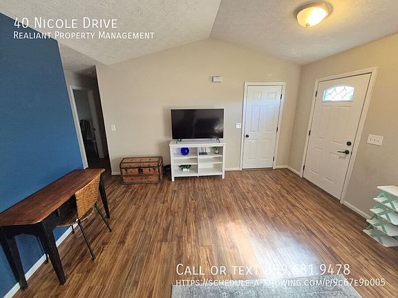 3rd image of 40 Nicole Dr