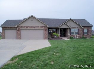 4134 Knab Rd, Smithton, IL 62285