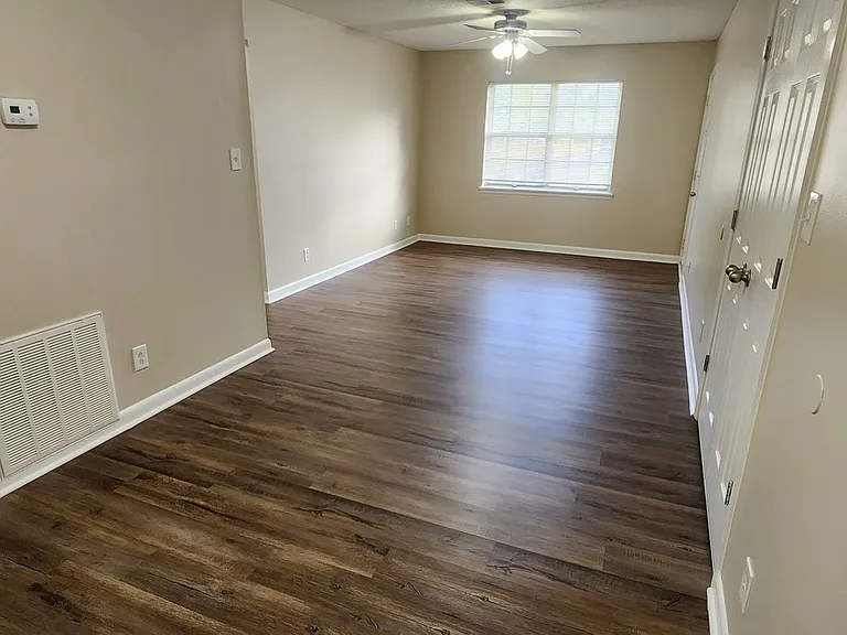 1057 N Main St — Photo 3