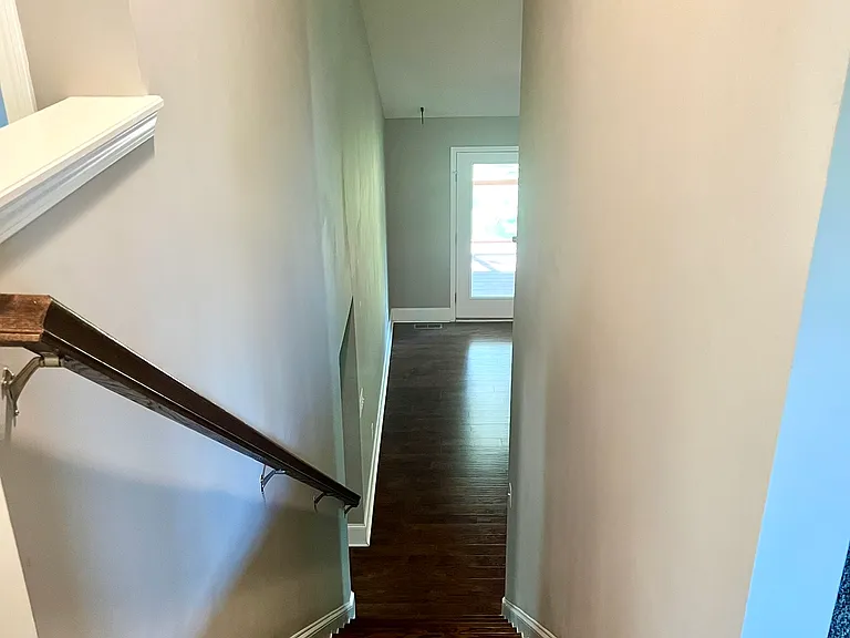 555 Clark St — Photo 11