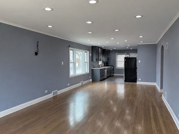 3rd image of 8201 S Homan Ave