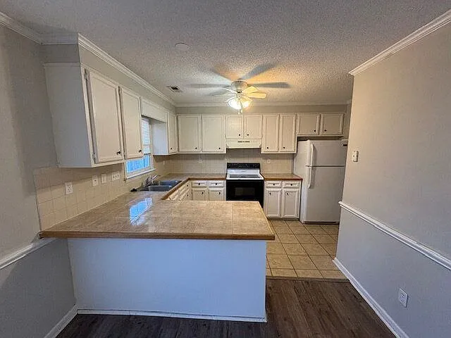 3830 Sterling Pointe Dr — Photo 4