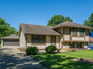 2013 E Hughes Ave, Des Moines, IA 50320