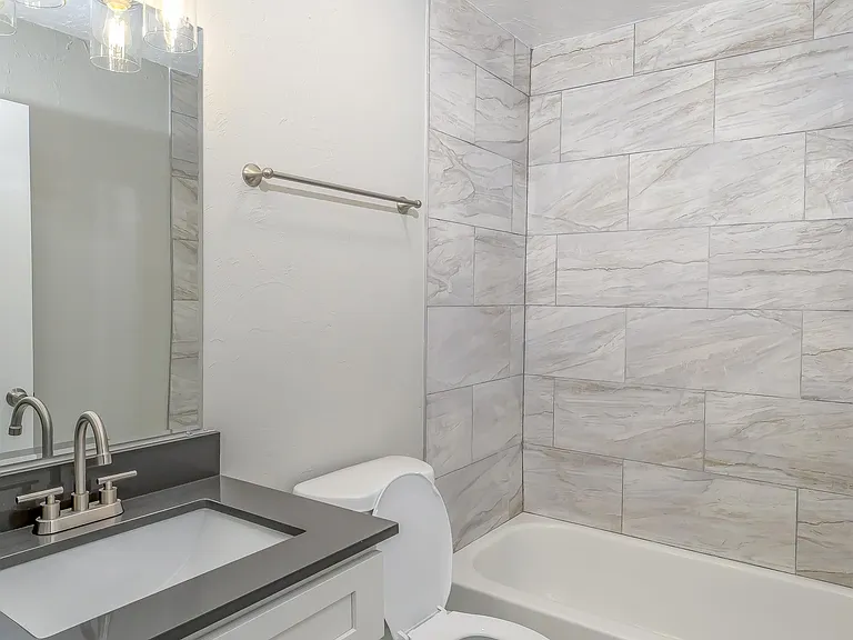 1533 S Bronough St #A — Photo 2