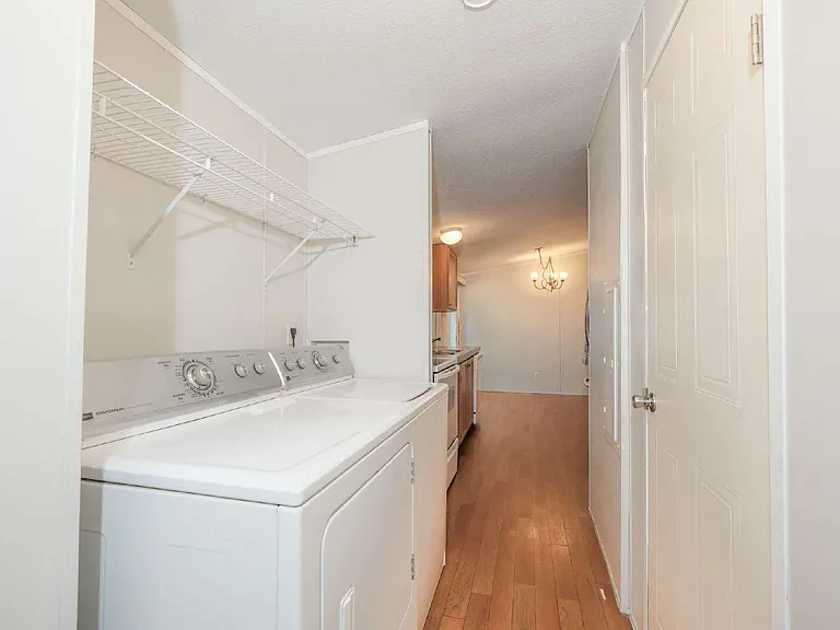 1483 Kemp Rd — Photo 16