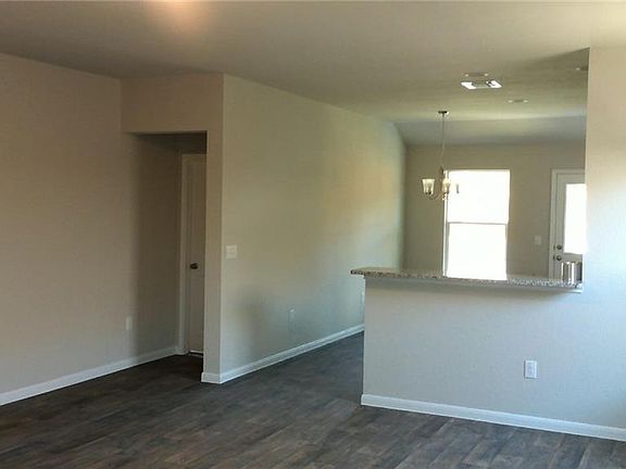 5th image of 3412 Couch Dr