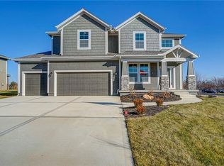 21619 W 45th Ter, Shawnee, KS 66226
