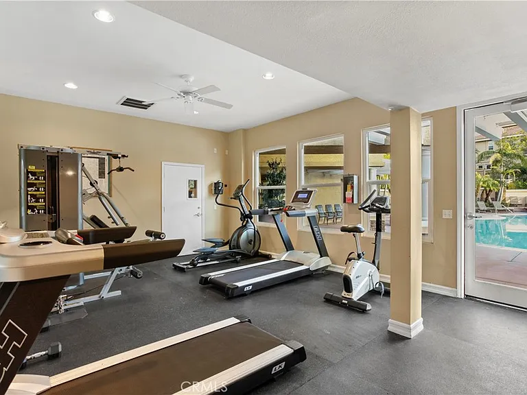1039 S Positano Ave — Photo 23