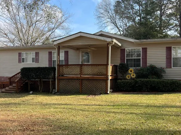 111 Cherokee Dr, Florence, MS 39073