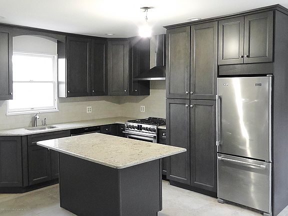 3rd image of 153 Sampson Ave
