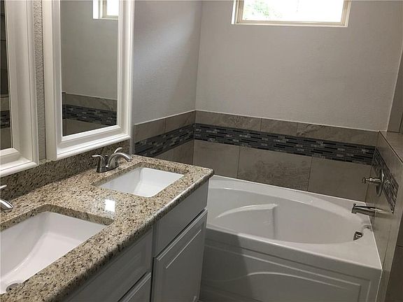 4th image of 1215 Royal Ave