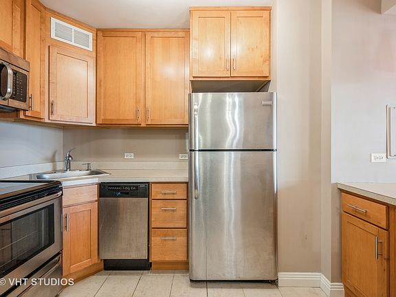 4th image of 777 N Michigan Ave APT 2907