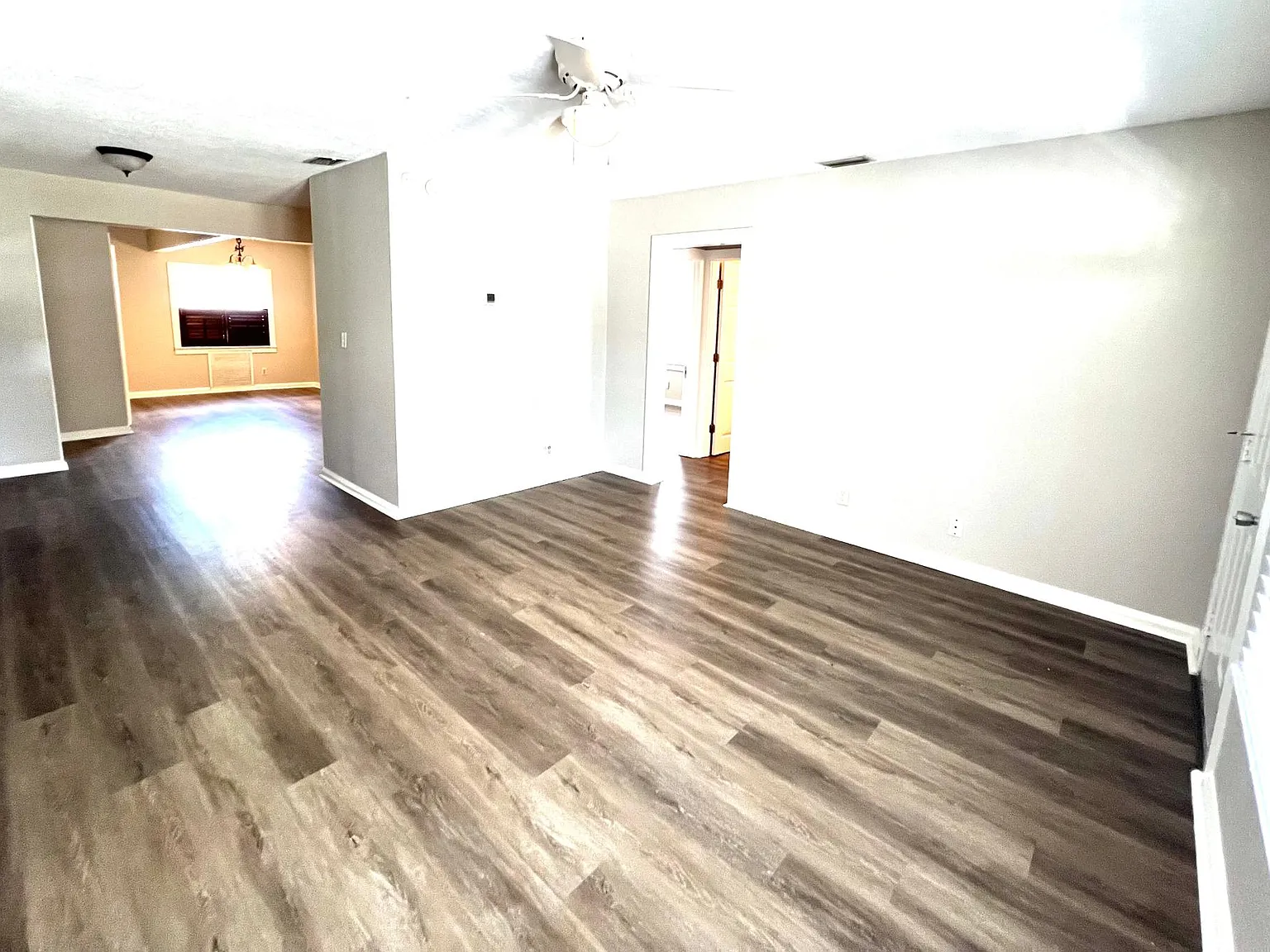 1304 E Tomlin St — Photo 3