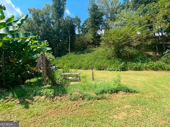 5th image of 610 Whitehall Rd