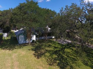 520 S Vandiver Rd, Terrell Hills, TX 78209