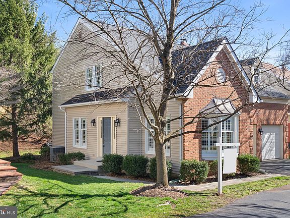 2nd image of 3719 Millpond Ct