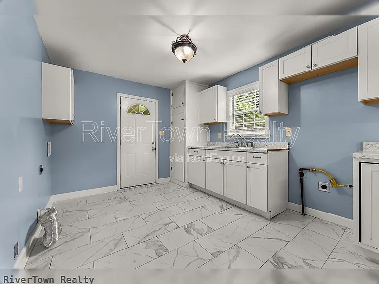 1204 Margaret Rd — Photo 4