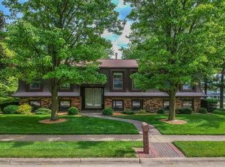 1023 Barton Dr, Normal, IL 61761