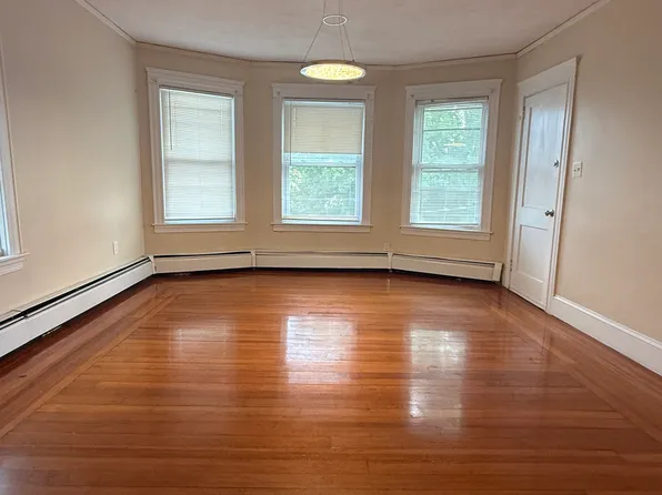 90 W Cole St #3, Pawtucket, RI 02860