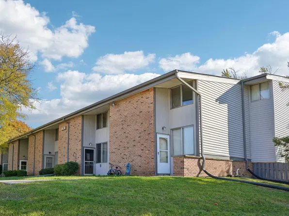 1438 Big Bend ROAD #H, Waukesha, WI 53189