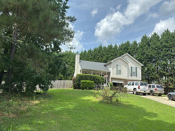 3rd image of 986 Camellia Ct