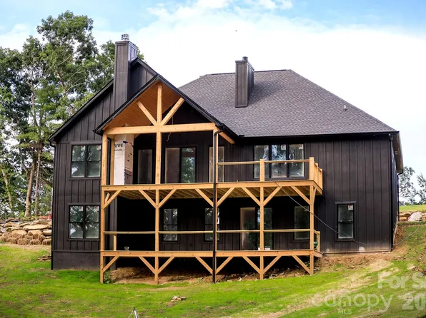 113 Perry Pl, Hendersonville, NC 28739