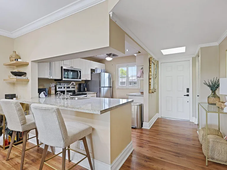 2700 Fiore Way #2020 — Photo 8