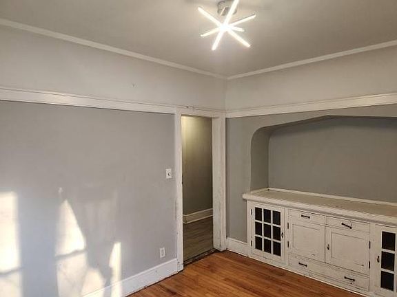 4th image of 5553 N 32nd STREET