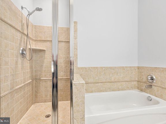 5th image of 830 Belmont Bay Dr APT 501