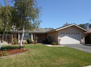 240 Golden Meadow Dr, Paso Robles, CA 93446