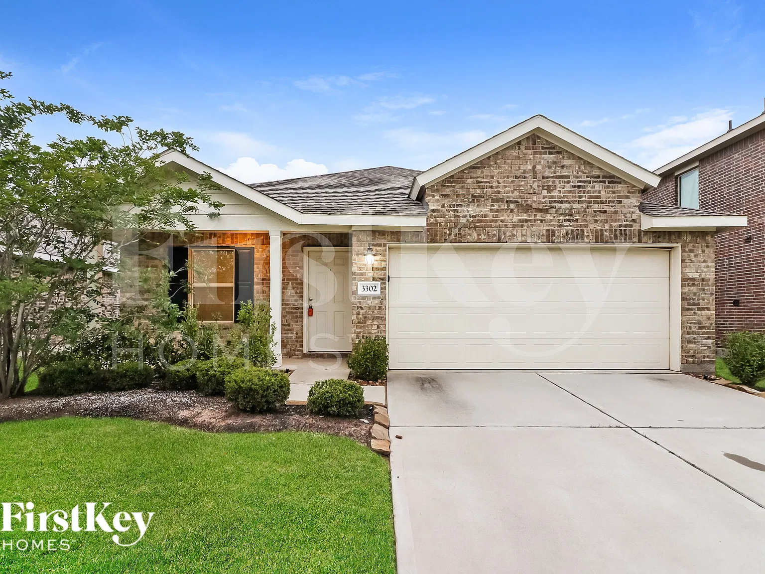 4 bed, 2.0 bath, 1720 sqft, $2,205 — Photo 1