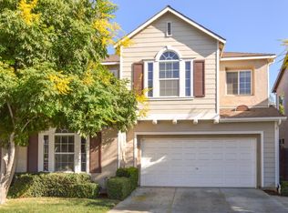631 W Venice Ln, Clovis, CA