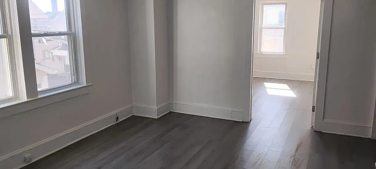 2 bed, 880 sqft, $950 — Photo 2